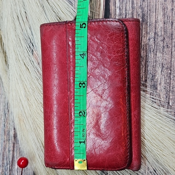 HOBO RED LEATHER TRI-FOLD WALLET - Picture 11 of 12